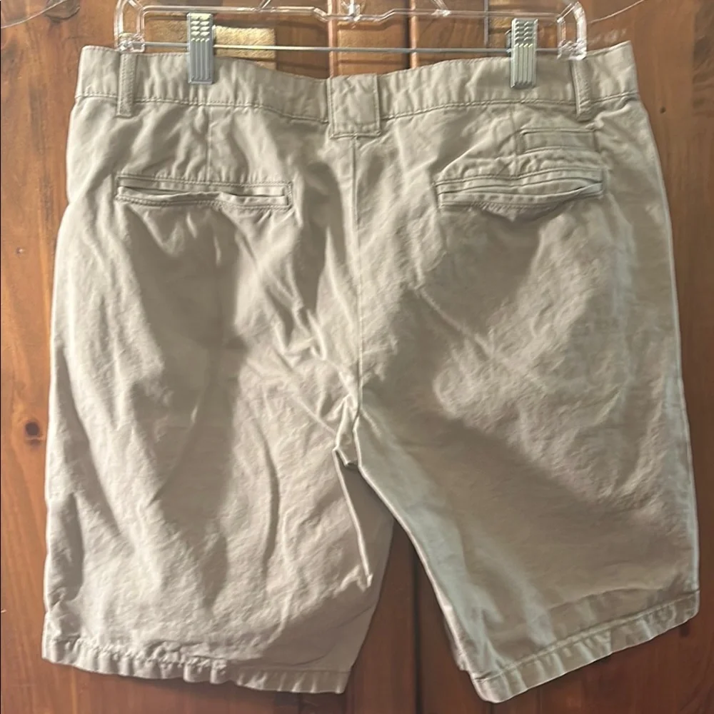 NWOT Gap Women’s Tan Shorts - Picture 3 of 5